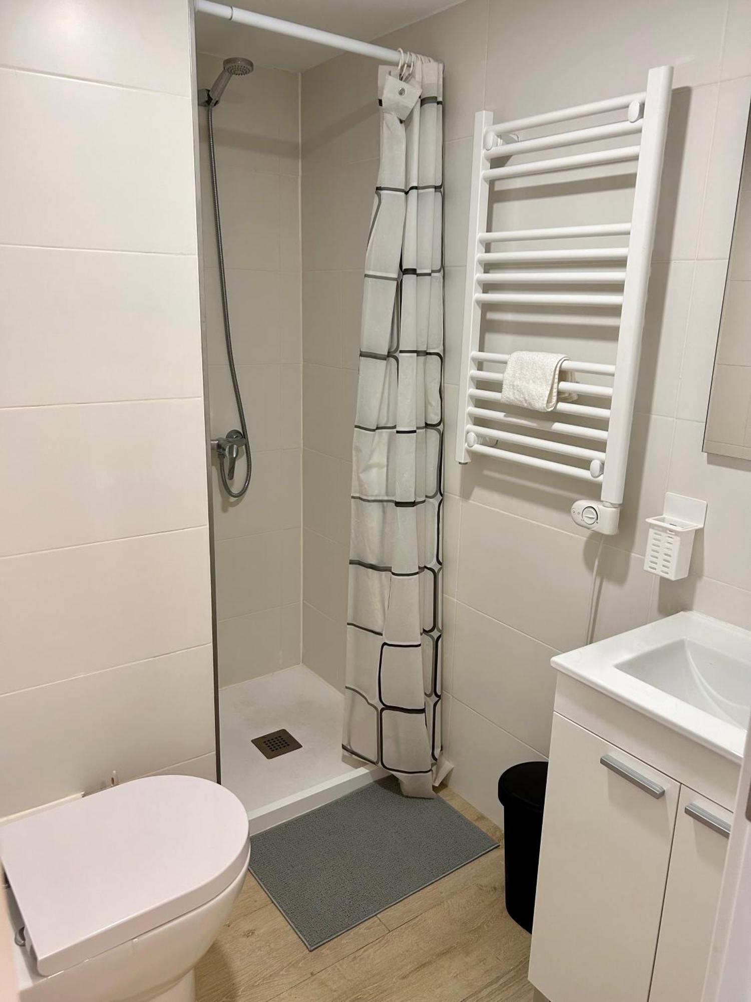 Apartamentos Ribadeo Madrid Eksteriør bilde