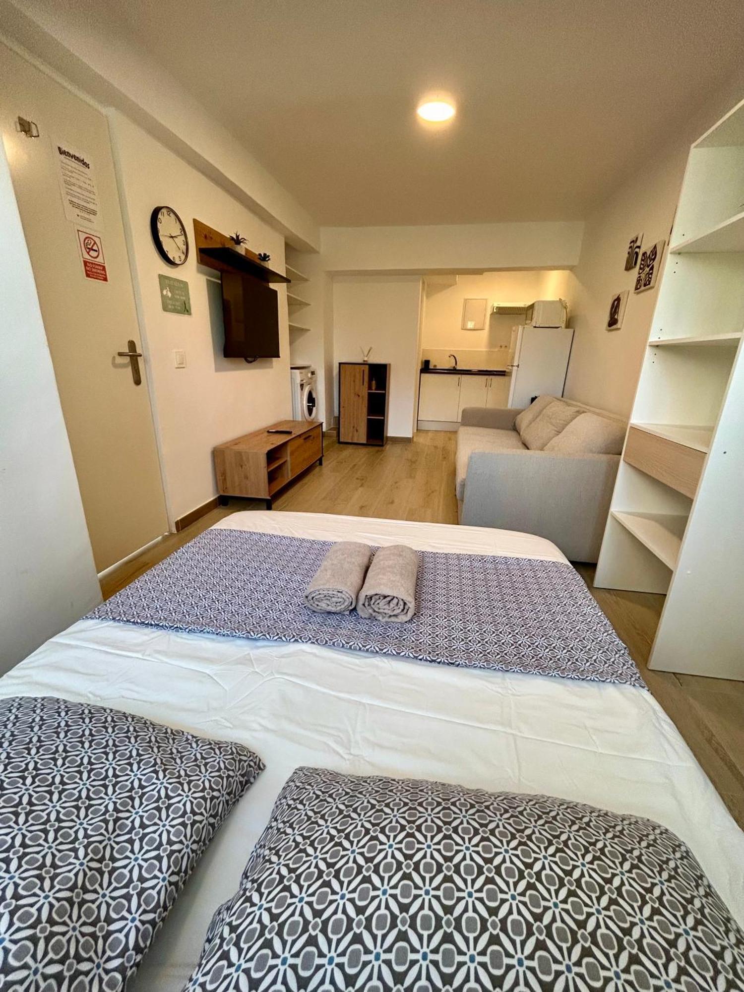 Apartamentos Ribadeo Madrid Eksteriør bilde
