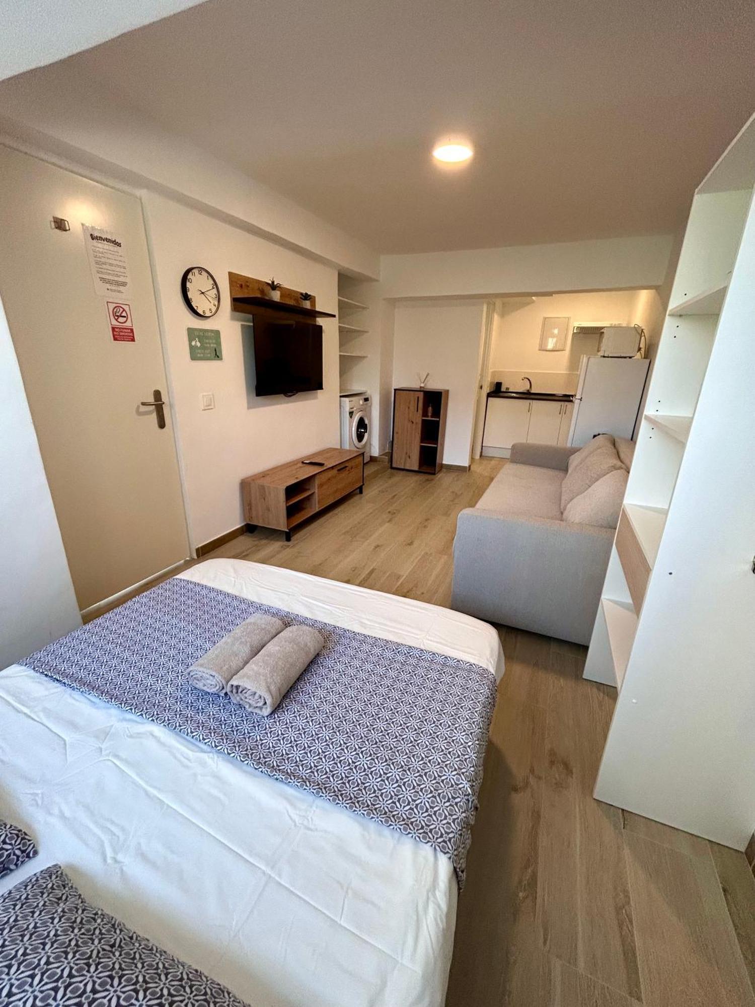 Apartamentos Ribadeo Madrid Eksteriør bilde